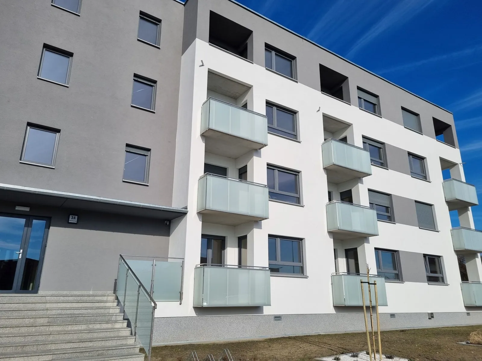 Rawicz, ul. Broniewskiego 3a